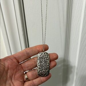 Elegant Silver Pendant Necklace